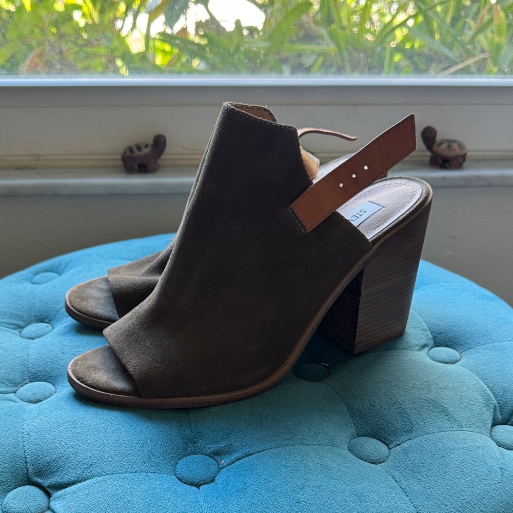 Steve Madden Olive/Brownish Block Heel Mules